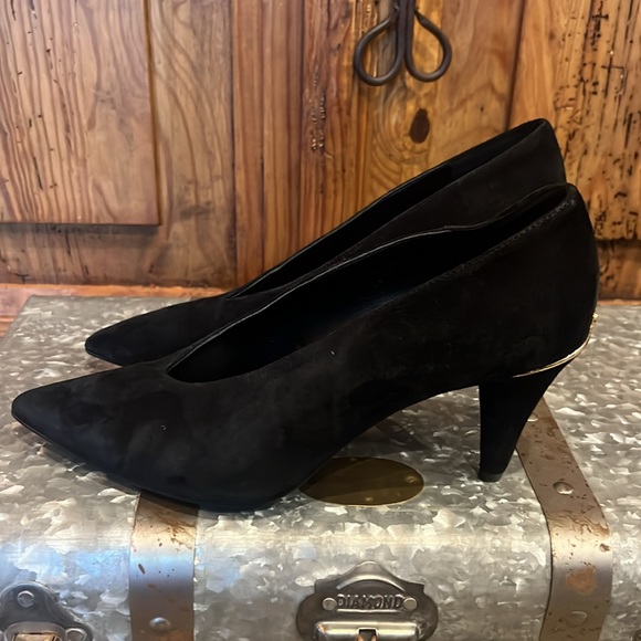 MICHAEL Michael Kors Black Suede Pointy Toe Slip On Pumps Gold Heel Logo - Picture 3 of 7